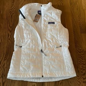 White xs Patagonia vest.